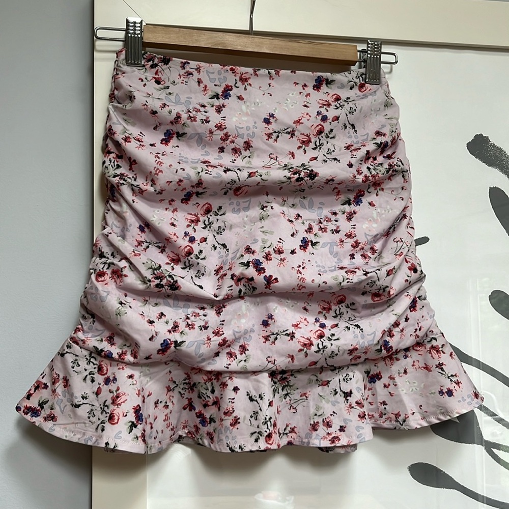 Princess Polly NWT Catalina skirt lilac size 2 NWT rouched floral